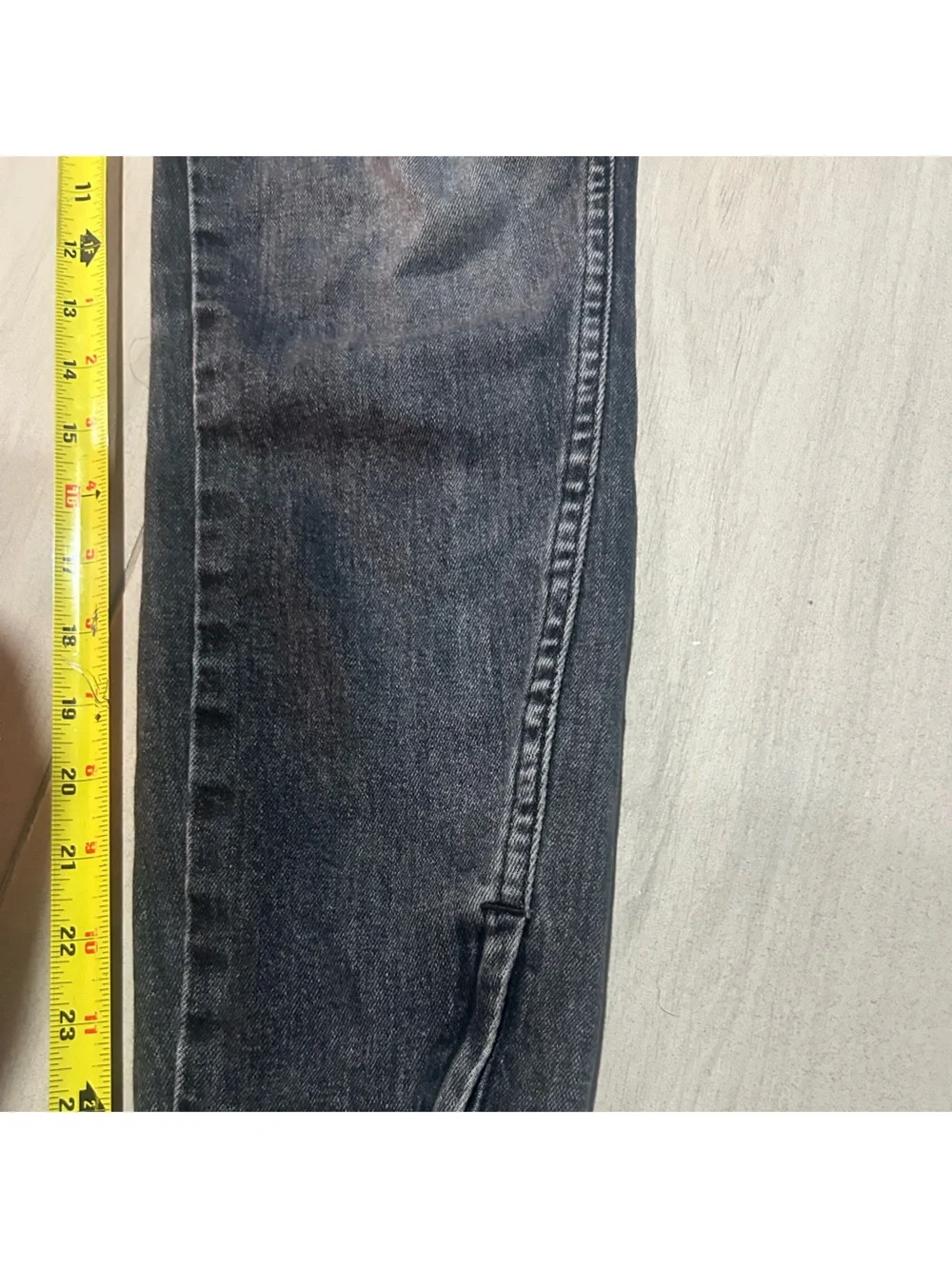 AMO twist zip Ankle jeans Size 31